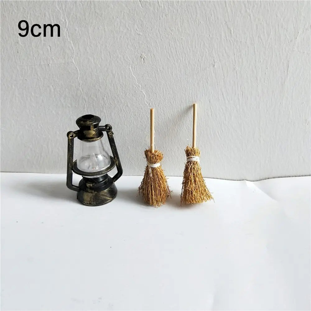 5Pcs/Bag Scene Mini Witch Broom Craft Ornaments Witch Tool Witch Straw Brooms Kitchen Garden Miniature Broom Party Decoration