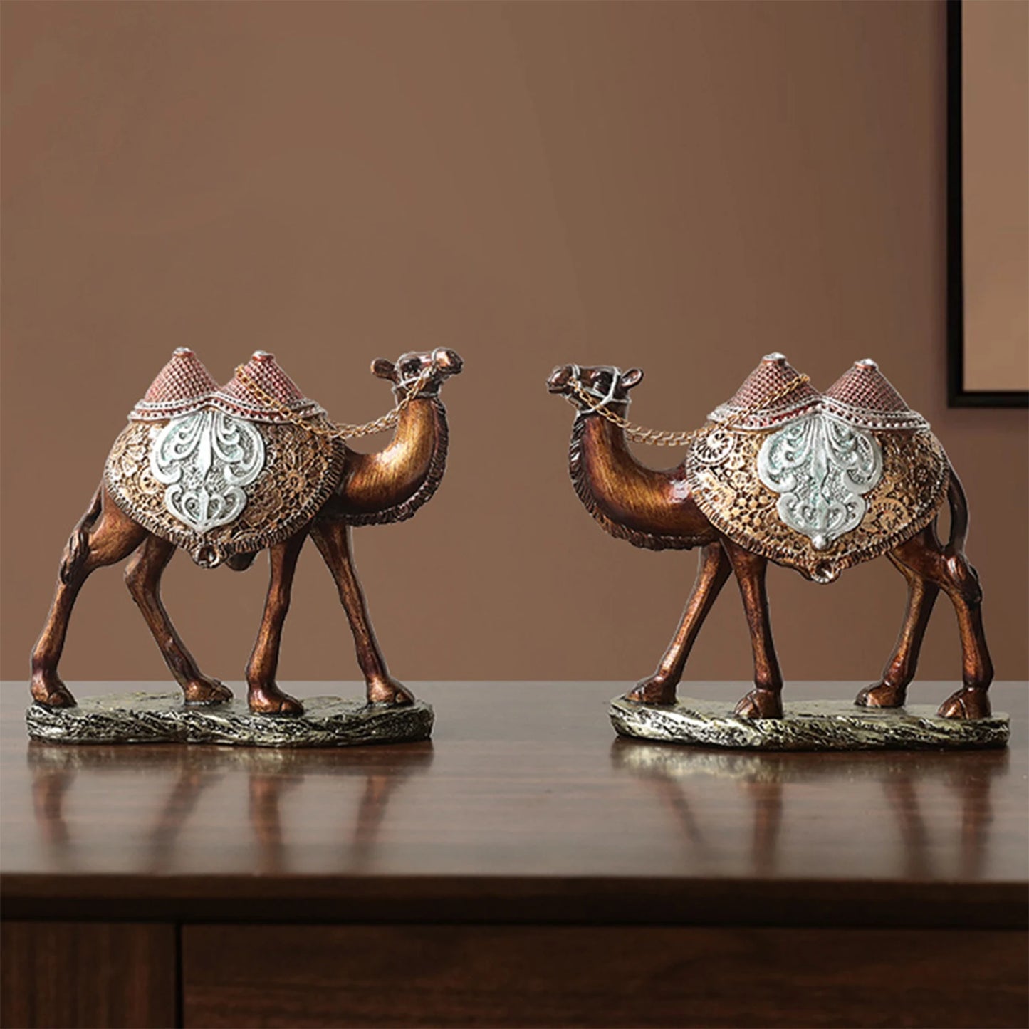 Modern Camel Resin Sculpture – Arabian Desert Figurine for Shelf & Desk Decor