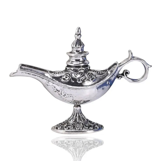 The Vintage Lamp Brooch – Two Colours, One Magic
