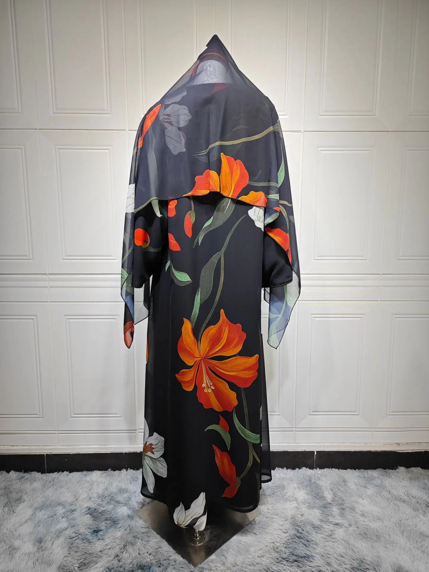 Eid Print – The Scarf Abaya for the Muslim Woman in America
