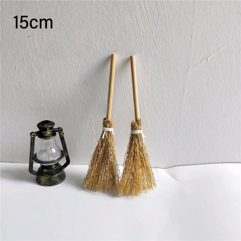 5Pcs/Bag Scene Mini Witch Broom Craft Ornaments Witch Tool Witch Straw Brooms Kitchen Garden Miniature Broom Party Decoration