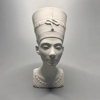 Nefertiti Plaster Bust – Ancient Egyptian Queen Sculpture for Desk & Room Decor