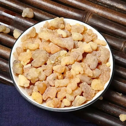 Oman Hojari – Premium Green Frankincense for Meditation & Home