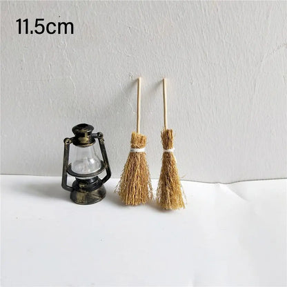 5Pcs/Bag Scene Mini Witch Broom Craft Ornaments Witch Tool Witch Straw Brooms Kitchen Garden Miniature Broom Party Decoration