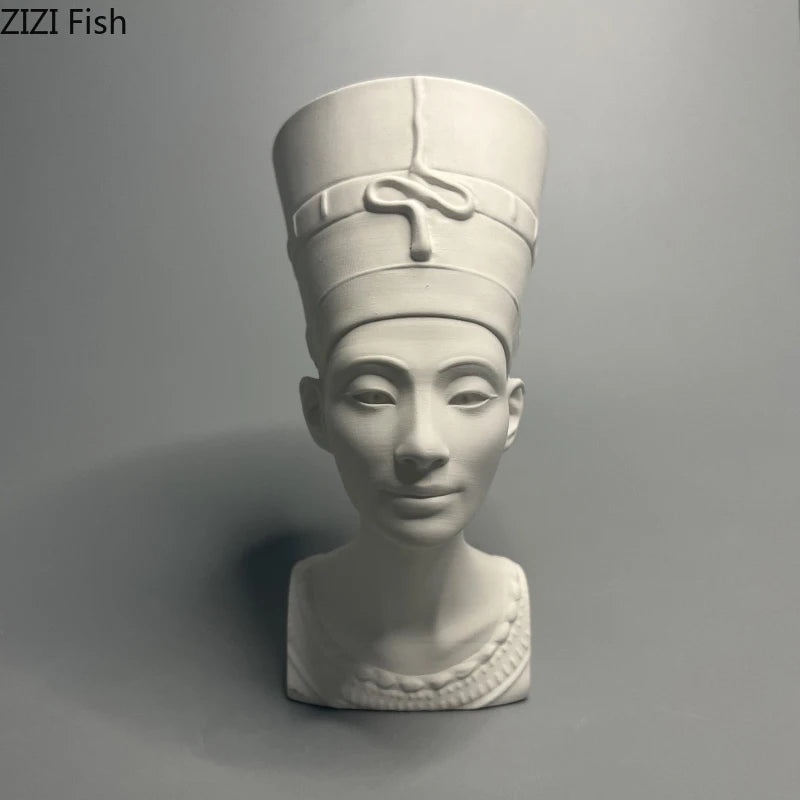 Nefertiti Plaster Bust – Ancient Egyptian Queen Sculpture for Desk & Room Decor