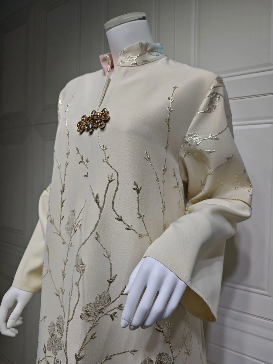Gradient Grace – The Jacquard Homewear Kaftan for the Arab Woman in America