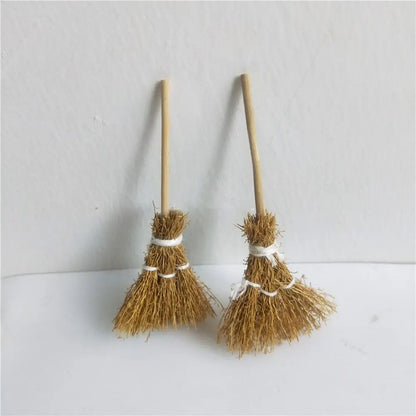 5Pcs/Bag Scene Mini Witch Broom Craft Ornaments Witch Tool Witch Straw Brooms Kitchen Garden Miniature Broom Party Decoration
