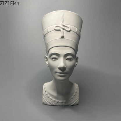 Nefertiti Plaster Bust – Ancient Egyptian Queen Sculpture for Desk & Room Decor