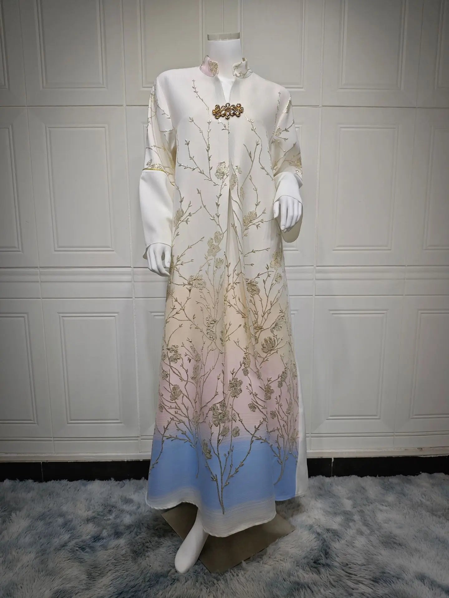 Gradient Grace – The Jacquard Homewear Kaftan for the Arab Woman in America