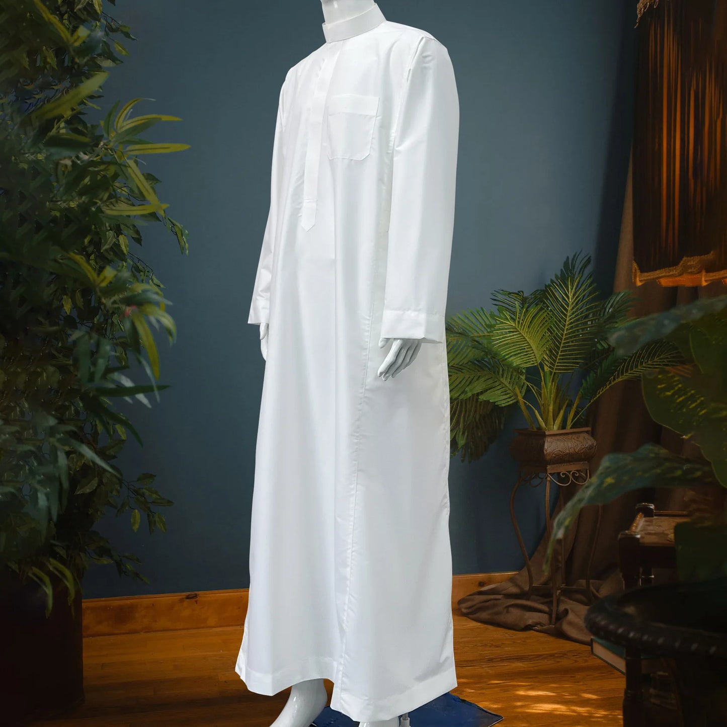 The Qatari Majlis – Men's Collared Long Robe with Pocket