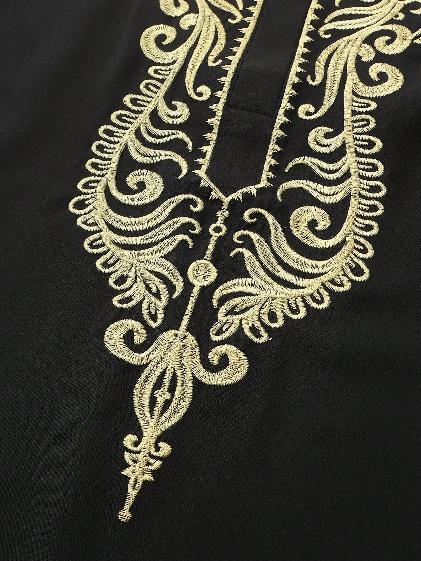 Luxury men's Muslim long sleeve Embroidered garment Embroidered new long sleeve Islamic robe for Muslims