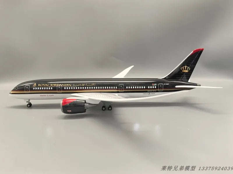 Royal Jordanian B787 Model 1:130 – Light & Wheel Diecast Resin Aircraft Display