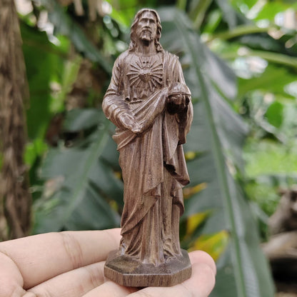 3.8 Inch Hand-Carved Wooden Jesus Figurine, Classic Theme, Artistic Style, Suitable for Birthday Gifts, Creative Desktop Decorations, New Year Gifts, Indoor Decorations, Home Decor, Holiday Decorations, Christmas Gifts