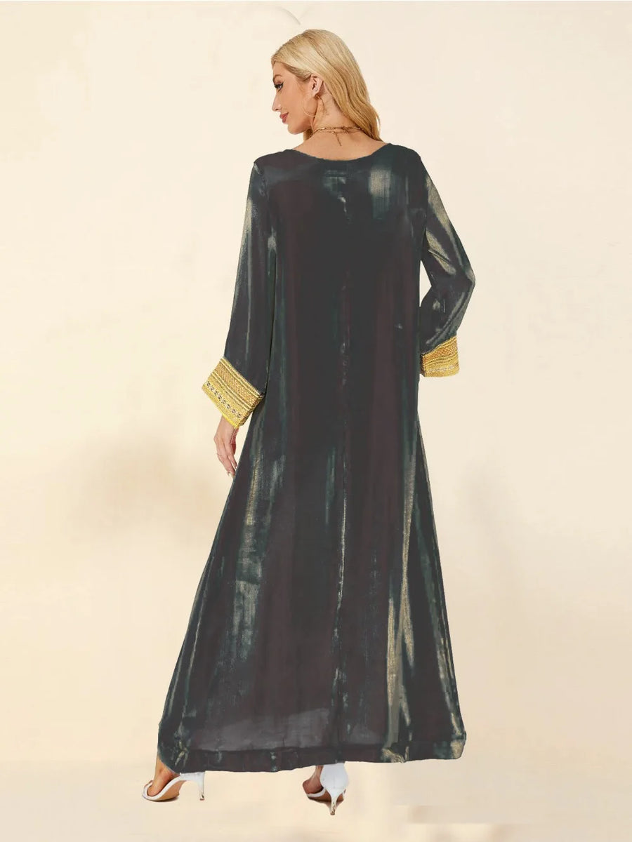 The Arab Long Robe – Saudi Elegance for the Muslim Woman in America