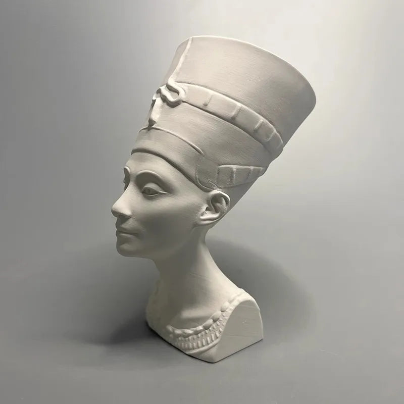 Nefertiti Plaster Bust – Ancient Egyptian Queen Sculpture for Desk & Room Decor