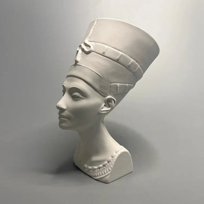 Nefertiti Plaster Bust – Ancient Egyptian Queen Sculpture for Desk & Room Decor