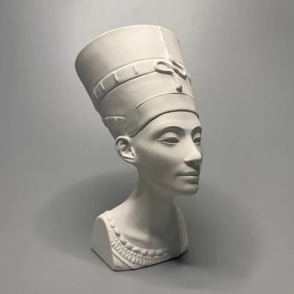 Nefertiti Plaster Bust – Ancient Egyptian Queen Sculpture for Desk & Room Decor