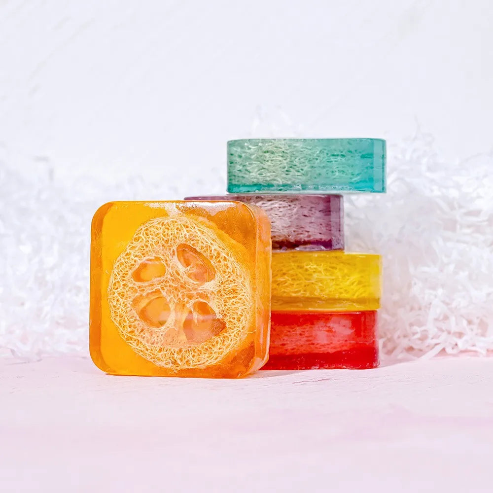 loofah Coconut essential oil soap, added with glutathione, suitable for cleaning and moisturizing the whole body, rich, delicate