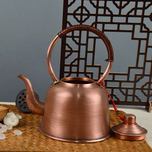 The Old-Style Copper Teapot – A Brew of Heritage and Warmth