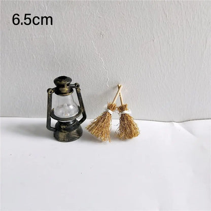 5Pcs/Bag Scene Mini Witch Broom Craft Ornaments Witch Tool Witch Straw Brooms Kitchen Garden Miniature Broom Party Decoration