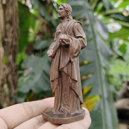 3.8 Inch Hand-Carved Wooden Jesus Figurine, Classic Theme, Artistic Style, Suitable for Birthday Gifts, Creative Desktop Decorations, New Year Gifts, Indoor Decorations, Home Decor, Holiday Decorations, Christmas Gifts