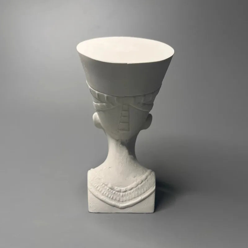 Nefertiti Plaster Bust – Ancient Egyptian Queen Sculpture for Desk & Room Decor