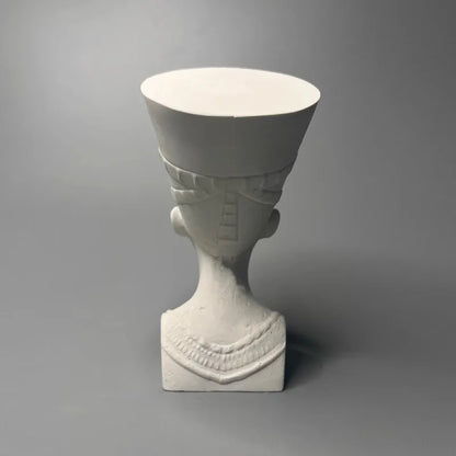 Nefertiti Plaster Bust – Ancient Egyptian Queen Sculpture for Desk & Room Decor