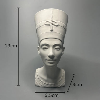 Nefertiti Plaster Bust – Ancient Egyptian Queen Sculpture for Desk & Room Decor