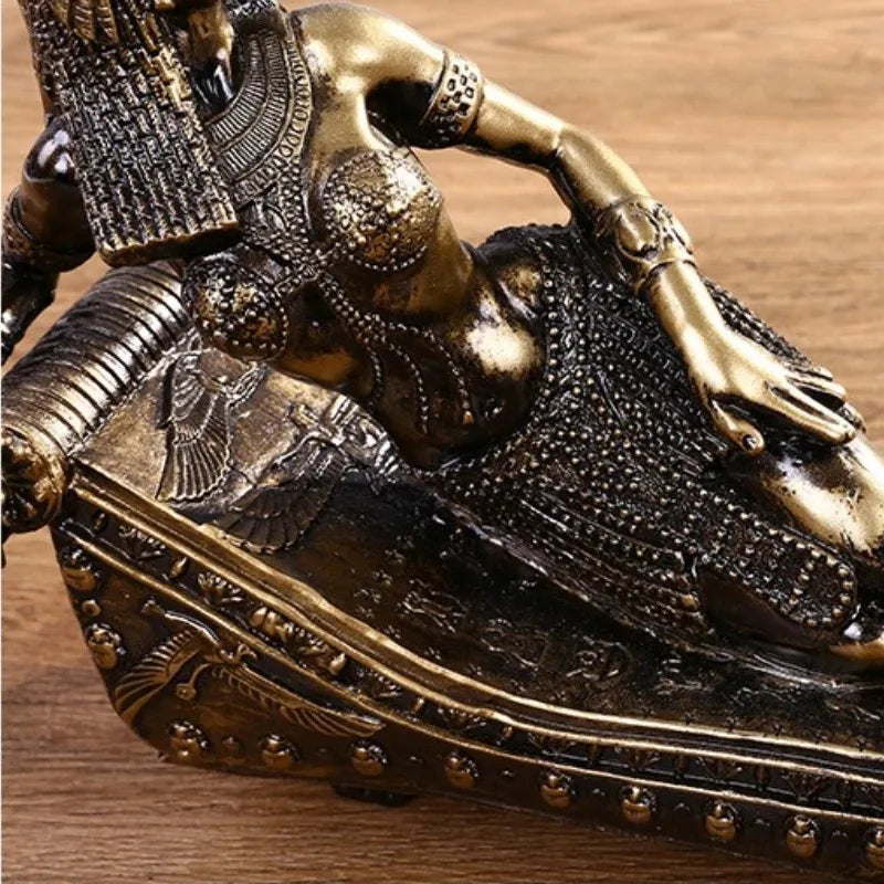 Cleopatra Retro Bronze Statue – Egyptian Pharaoh Sculpture for Shelf & Desk Decor