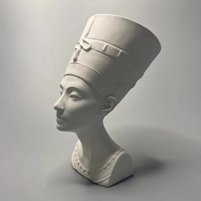 Nefertiti Plaster Bust – Ancient Egyptian Queen Sculpture for Desk & Room Decor