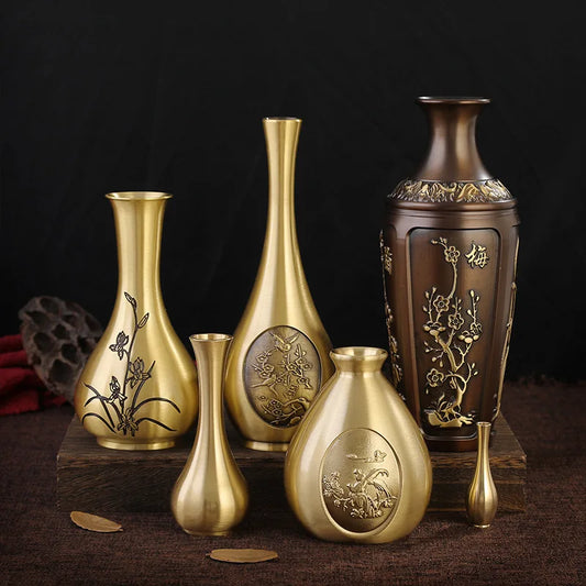 Engraved Gold Brass Vase – Metallic Centerpiece for Flowers & Home Decor