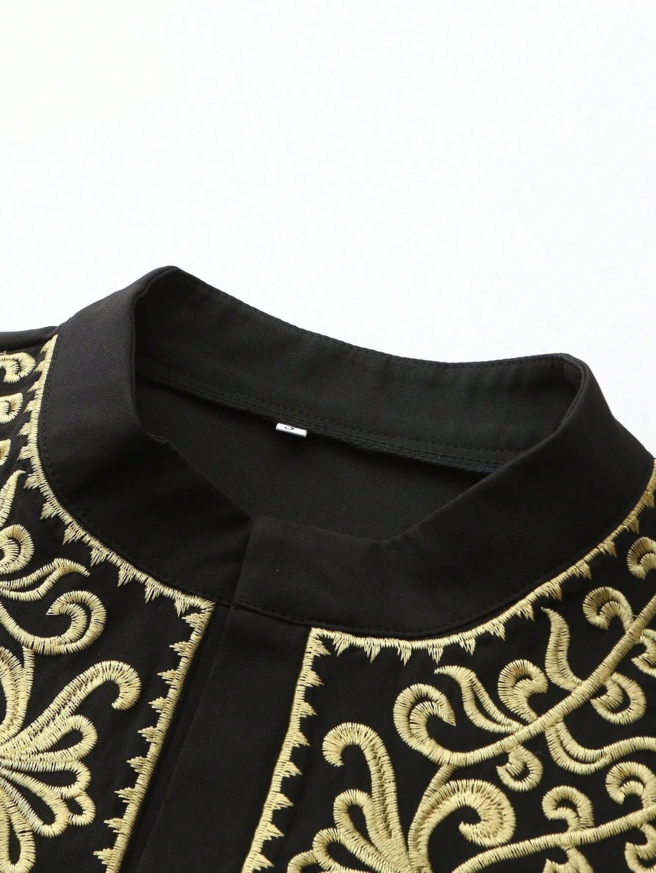 Luxury men's Muslim long sleeve Embroidered garment Embroidered new long sleeve Islamic robe for Muslims
