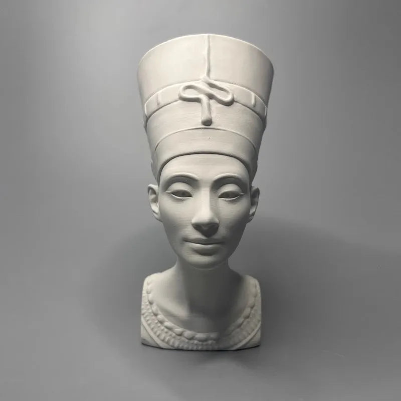 Nefertiti Plaster Bust – Ancient Egyptian Queen Sculpture for Desk & Room Decor