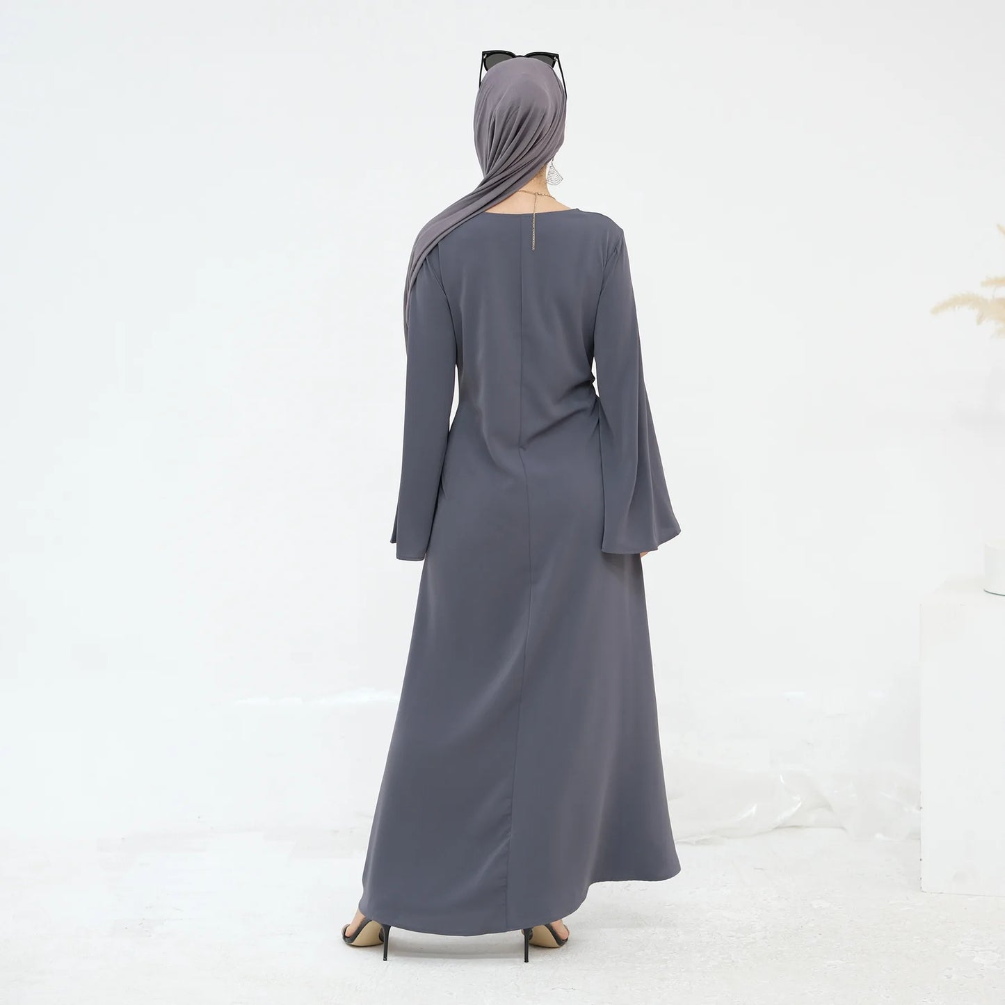 Zahraa Nida – The Premium Wide Sleeve Abaya for the Muslim Woman in America