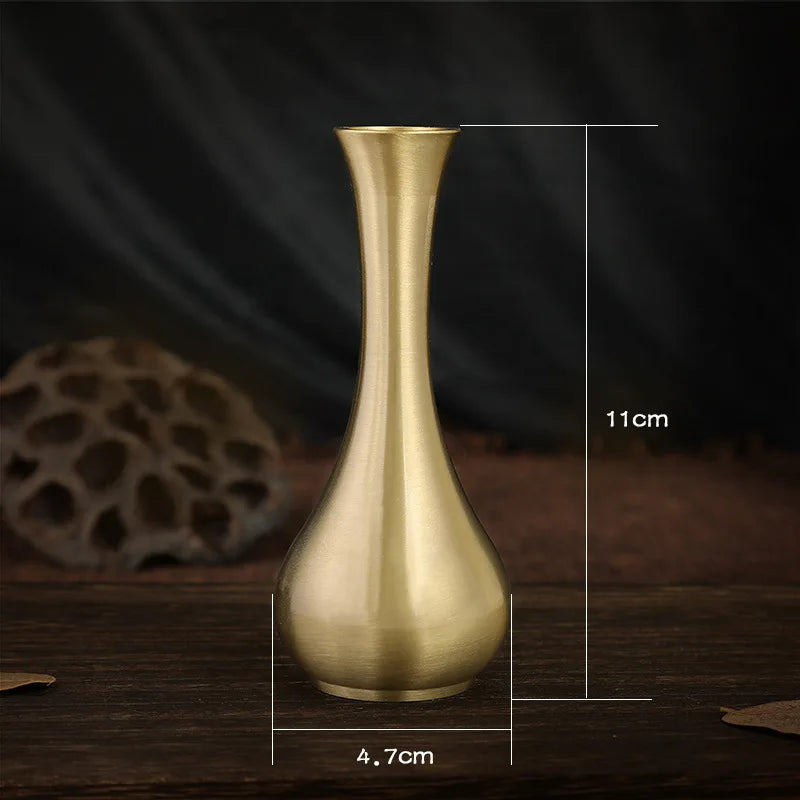 Engraved Gold Brass Vase – Metallic Centerpiece for Flowers & Home Decor