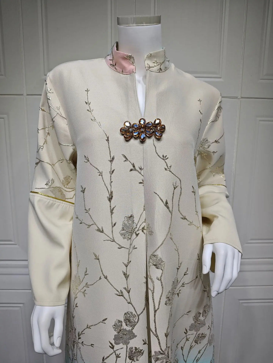 Gradient Grace – The Jacquard Homewear Kaftan for the Arab Woman in America