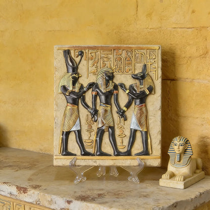 Pharaoh Circular Relief Plaque – 20cm Egyptian Pyramid Resin Desktop Decor