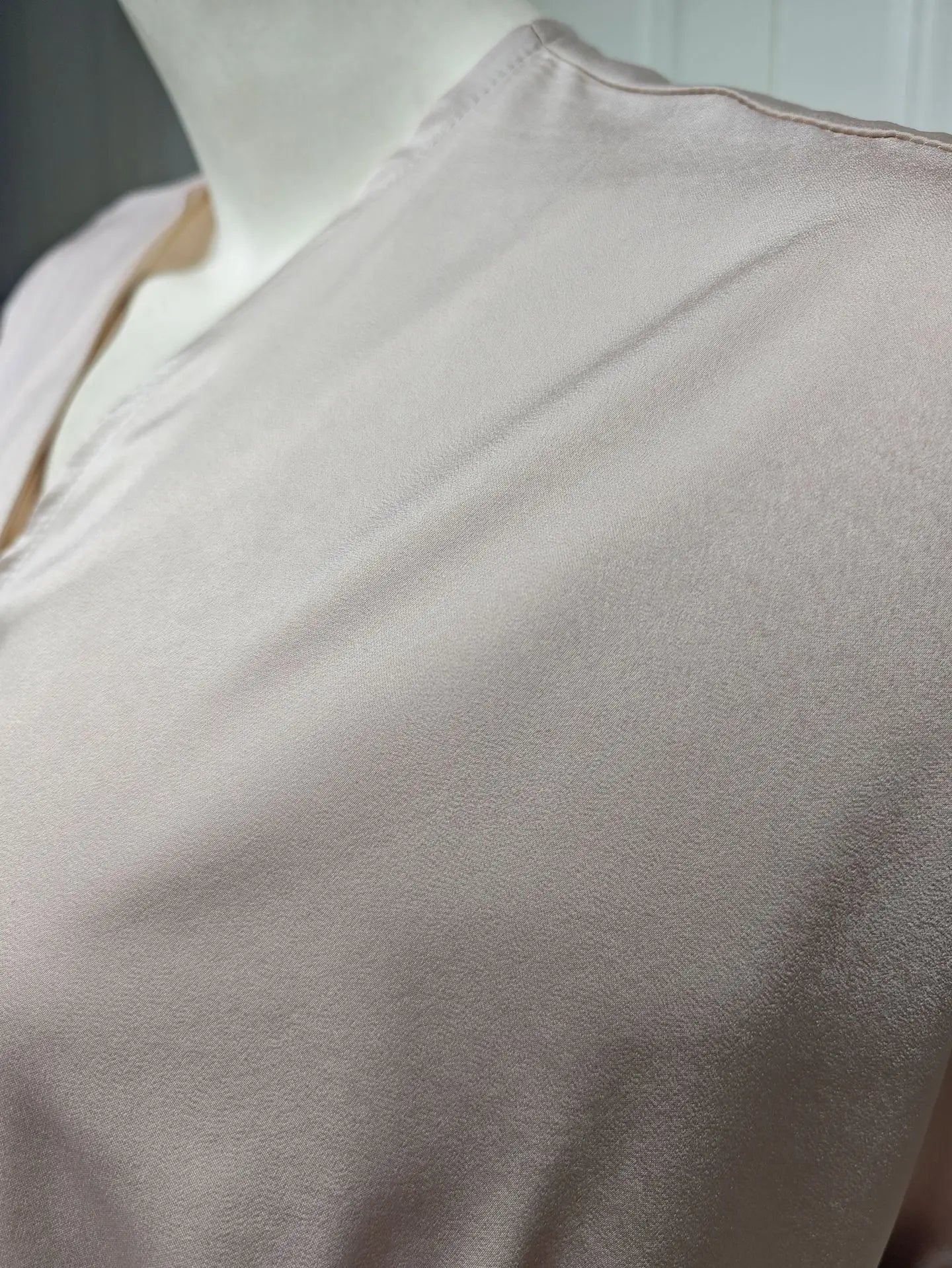 Zahraa Satin – The Solid Batwing Abaya for the Muslim Woman in America