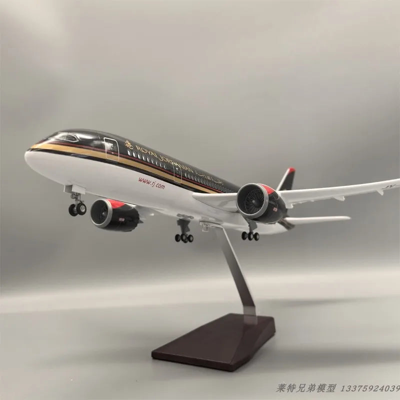 Royal Jordanian B787 Model 1:130 – Light & Wheel Diecast Resin Aircraft Display