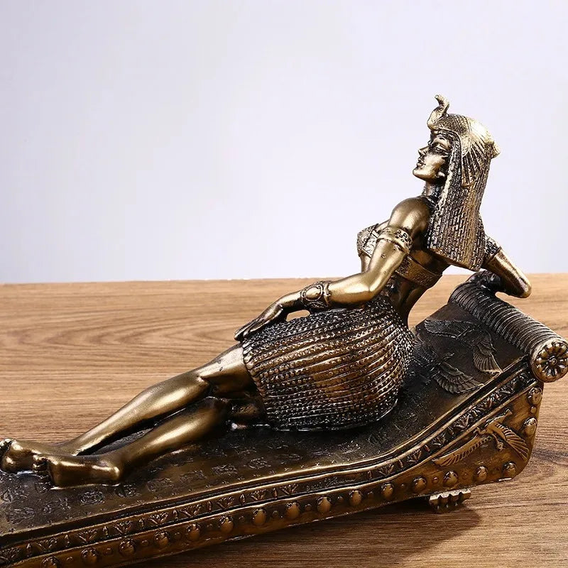 Cleopatra Retro Bronze Statue – Egyptian Pharaoh Sculpture for Shelf & Desk Decor