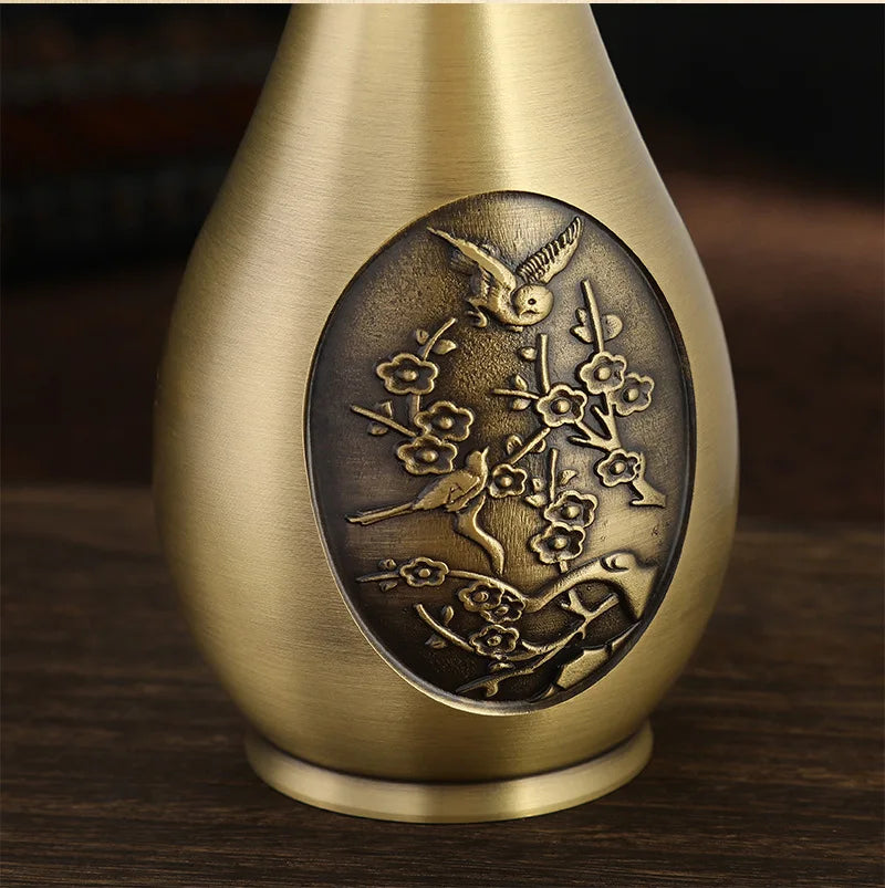 Engraved Gold Brass Vase – Metallic Centerpiece for Flowers & Home Decor