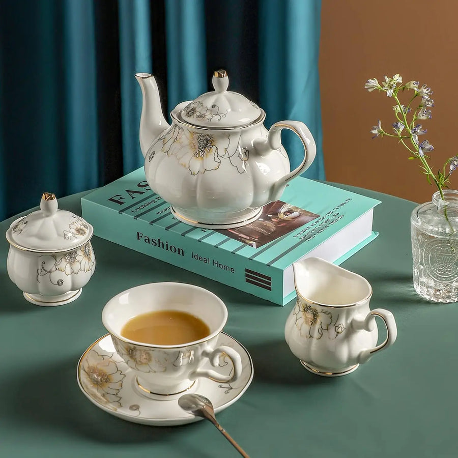 The Royal Gathering – 22-Piece Luxury Porcelain Tea Set
