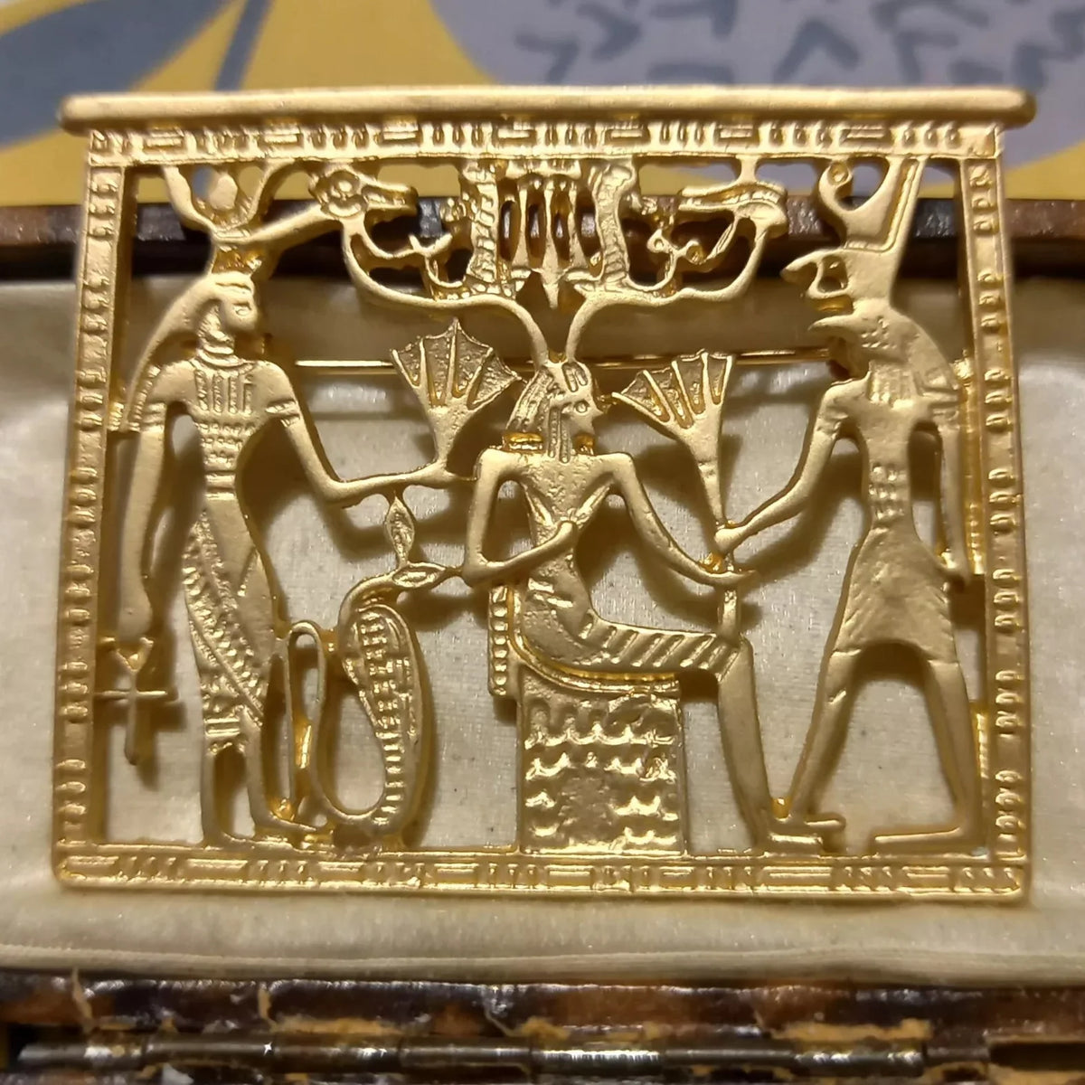 Hollow Square Pharaoh Brooch – Classic Egyptian Badge Pin for Men & Women