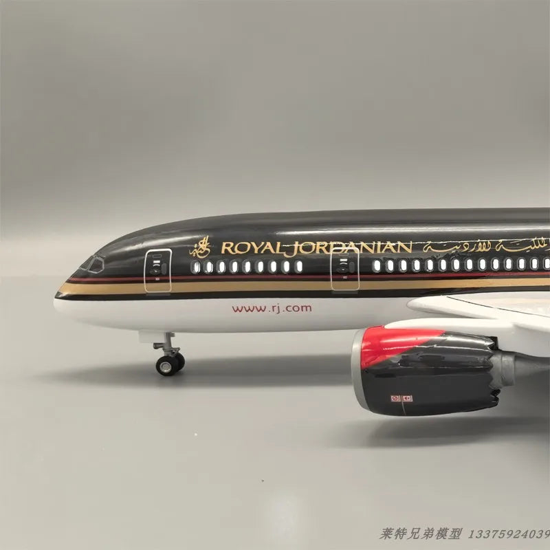 Royal Jordanian B787 Model 1:130 – Light & Wheel Diecast Resin Aircraft Display